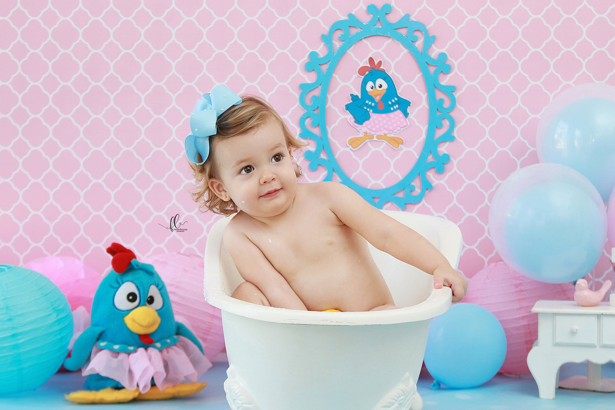 smash galinha pintadinha rosa,smash the cake,sessão smash the cake, cake smash,smash the cake galinha pintadinha rosa,smash the cake cenário galinha pintadinha rosa,galinha rosa,smash the cake para menina,sessão de um ano no tema galinha pintadinha