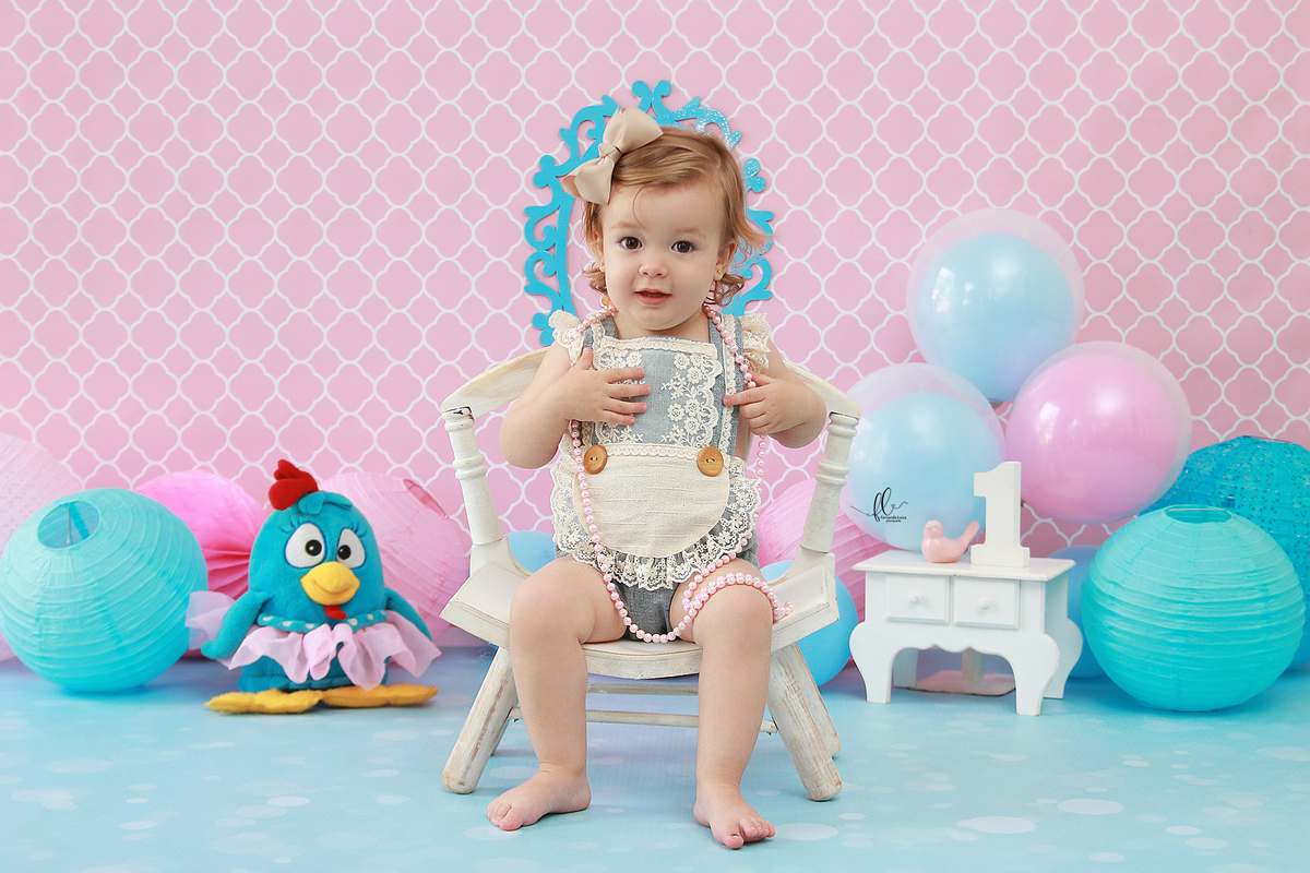 smash galinha pintadinha rosa,smash the cake,sessão smash the cake, cake smash,smash the cake galinha pintadinha rosa,smash the cake cenário galinha pintadinha rosa,galinha rosa,smash the cake para menina,sessão de um ano no tema galinha pintadinha