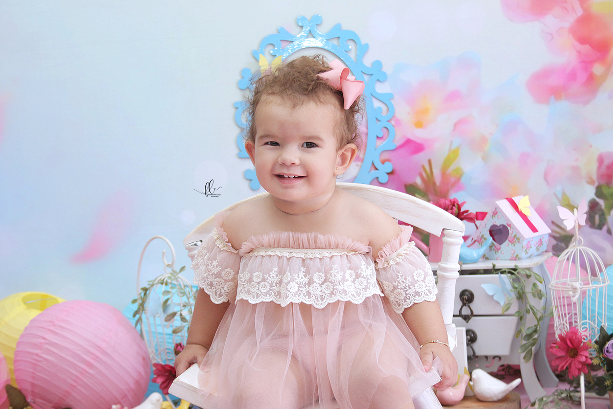 smash, smash the cake, ideias jardim encantado, sessão do bolinho, cake smash, smash the cake tema jardim encantado, smash the cake cenário jardim, jardim encantado,bolo jardim encantado,smash the cake para menina,sessão de um ano no tema jardim,borboleta