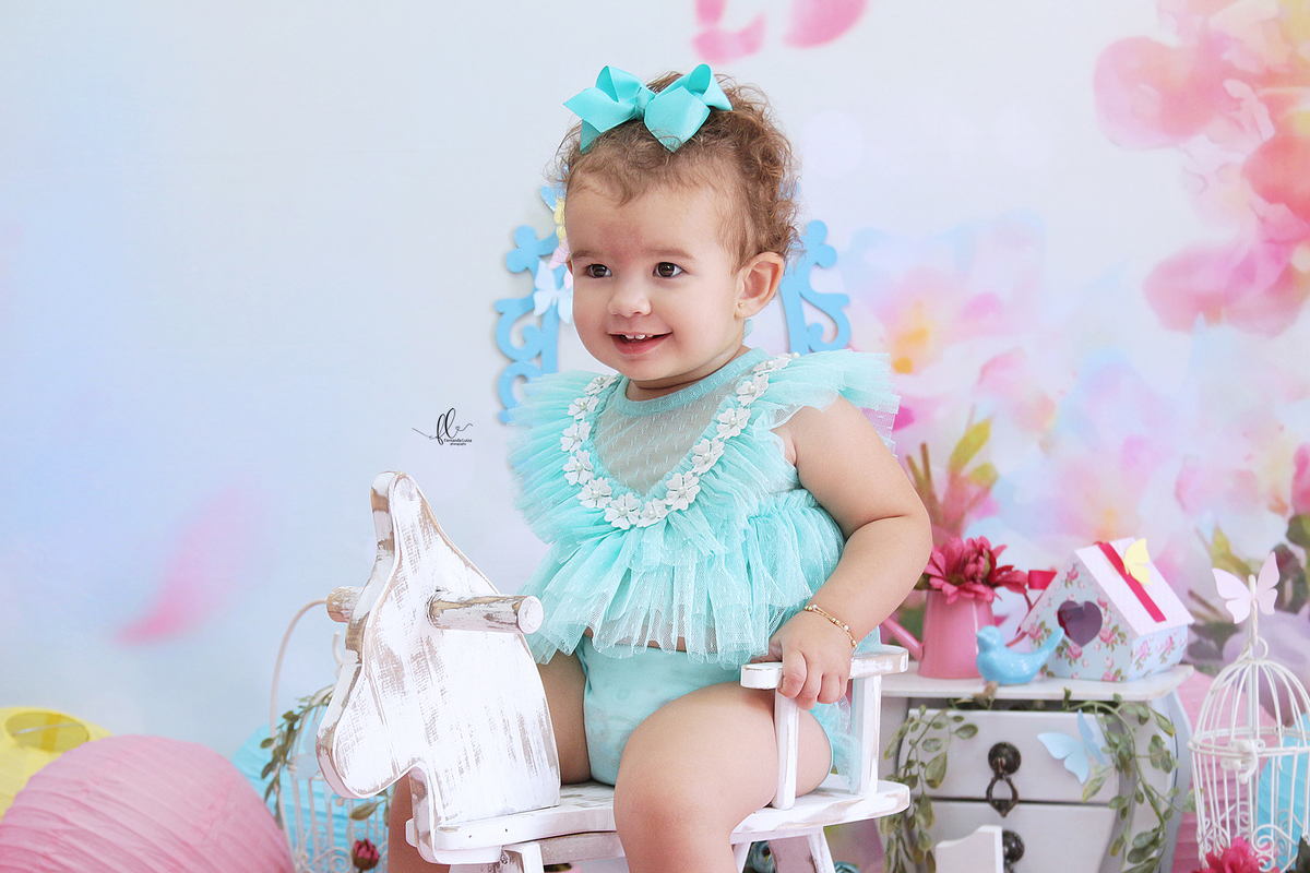 smash, smash the cake, ideias jardim encantado, sessão do bolinho, cake smash, smash the cake tema jardim encantado, smash the cake cenário jardim, jardim encantado,bolo jardim encantado,smash the cake para menina,sessão de um ano no tema jardim,borboleta