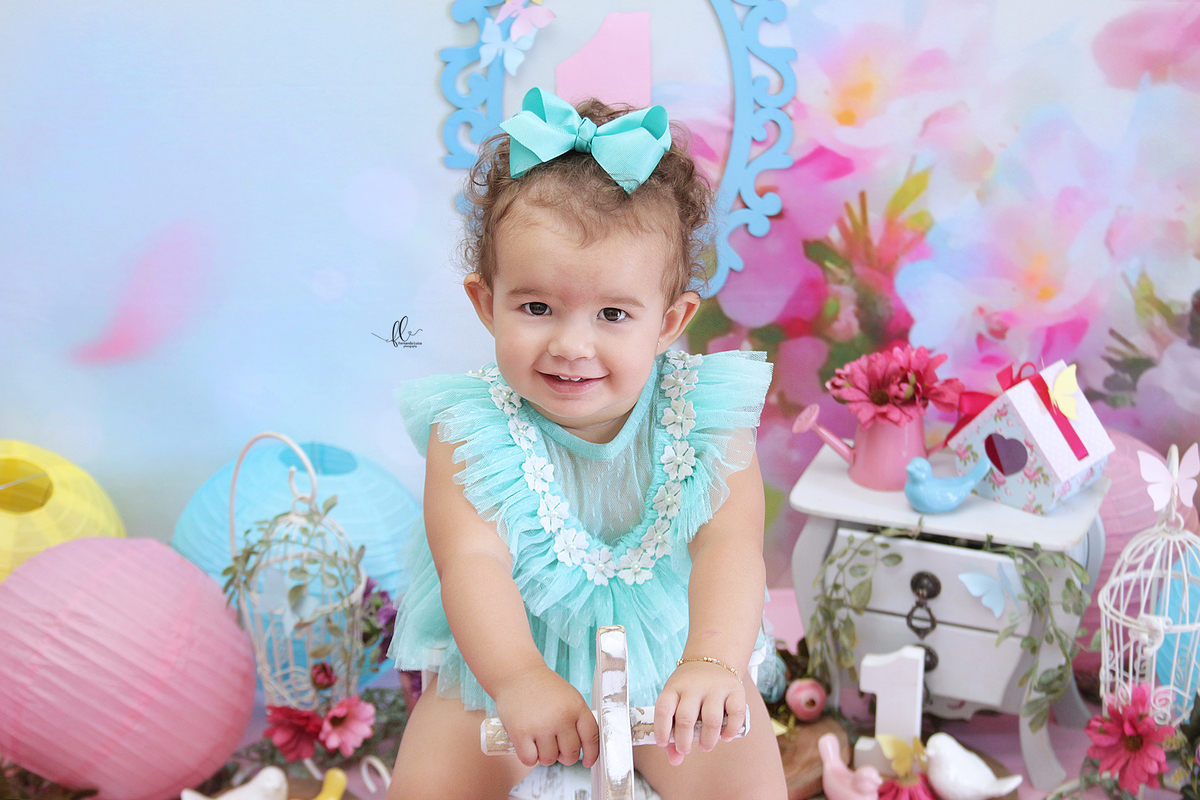 smash, smash the cake, ideias jardim encantado, sessão do bolinho, cake smash, smash the cake tema jardim encantado, smash the cake cenário jardim, jardim encantado,bolo jardim encantado,smash the cake para menina,sessão de um ano no tema jardim,borboleta