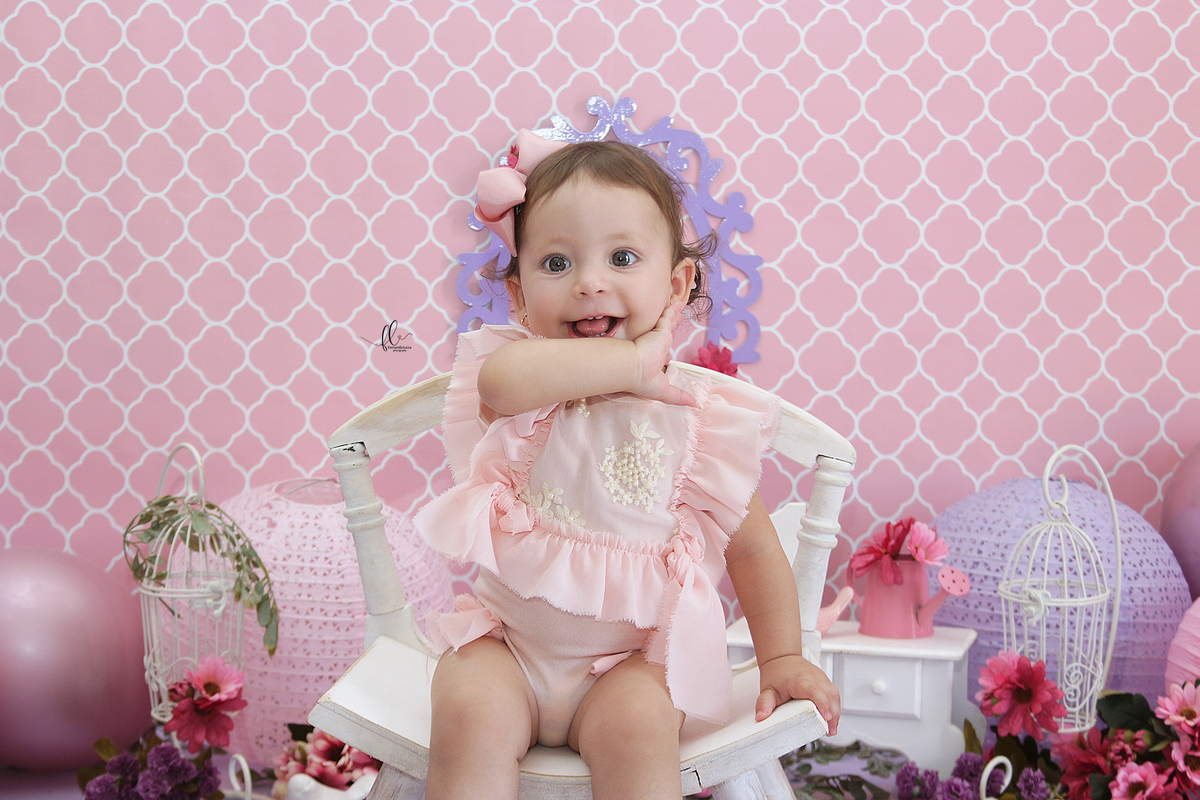 smash, smash the cake, ideias jardim encantado, sessão do bolinho, cake smash, smash the cake tema jardim encantado, smash the cake cenário jardim, jardim encantado,bolo jardim encantado,smash the cake para menina,sessão de um ano no tema jardim,borboleta