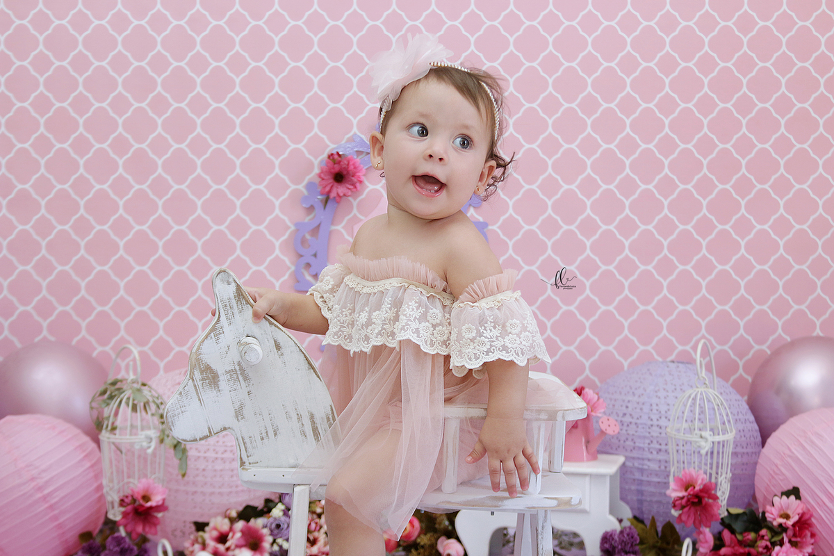 smash, smash the cake, ideias jardim encantado, sessão do bolinho, cake smash, smash the cake tema jardim encantado, smash the cake cenário jardim, jardim encantado,bolo jardim encantado,smash the cake para menina,sessão de um ano no tema jardim,borboleta