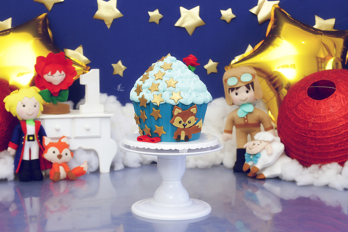 smash pequeno princip,smash the cake,sessão smash the cake, cake smash,smash the cake tema pequeno principe,smash the cake cenário pequeno principe,principe,pequeno principe,smash the cake para menino,sessão de um ano no tema pequeno principe, principe,