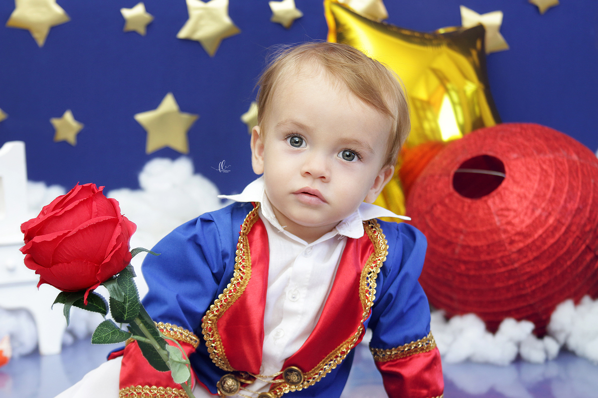 smash pequeno princip,smash the cake,sessão smash the cake, cake smash,smash the cake tema pequeno principe,smash the cake cenário pequeno principe,principe,pequeno principe,smash the cake para menino,sessão de um ano no tema pequeno principe, principe,