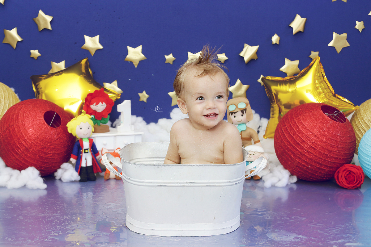 smash pequeno princip,smash the cake,sessão smash the cake, cake smash,smash the cake tema pequeno principe,smash the cake cenário pequeno principe,principe,pequeno principe,smash the cake para menino,sessão de um ano no tema pequeno principe, principe,