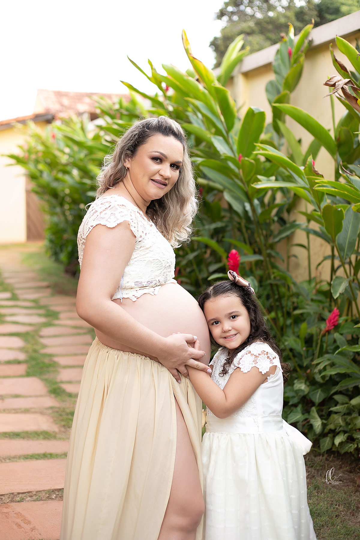 mundo azul,gestante,fotos no eucalipto, ensaio gestante, ensaio fotografico de gravida, fotos de gravida, gravida linda, ideias para ensaio gestante, ideias para gestantes,cha de bebe,recem nascido,mãe de menino,fotos gestante, fotos com irmão