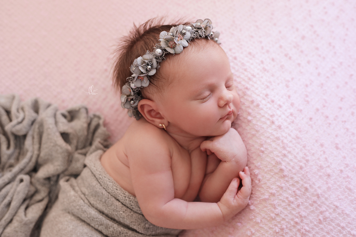 newborn, sessão newborn,newborn menina, newborn brasil,newborn ideias, ideias sessão newborn menina, ideias sessão newborn, recem nascido, bebes fofos, bebes, ideias fotos de bebes, ideias de fotos de bebes recem nascido, poses newborn,