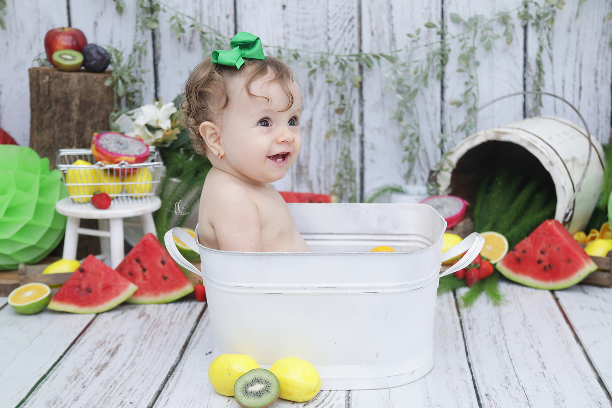 smash the fruit,ideias de sessão com melancia,cake smash,smash the fruit, ideias smash the fruit , melancia, sessão melancia, ,smash the fruit para menina,sessão de um ano no tema frutinhas ,sessao frutinhas, melancia, frutinhas, sessao com morangos