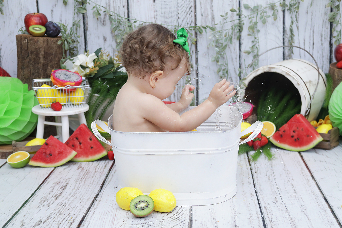 smash the fruit,ideias de sessão com melancia,cake smash,smash the fruit, ideias smash the fruit , melancia, sessão melancia, ,smash the fruit para menina,sessão de um ano no tema frutinhas ,sessao frutinhas, melancia, frutinhas, sessao com morangos