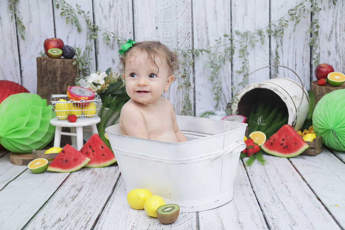 smash the fruit,ideias de sessão com melancia,cake smash,smash the fruit, ideias smash the fruit , melancia, sessão melancia, ,smash the fruit para menina,sessão de um ano no tema frutinhas ,sessao frutinhas, melancia, frutinhas, sessao com morangos