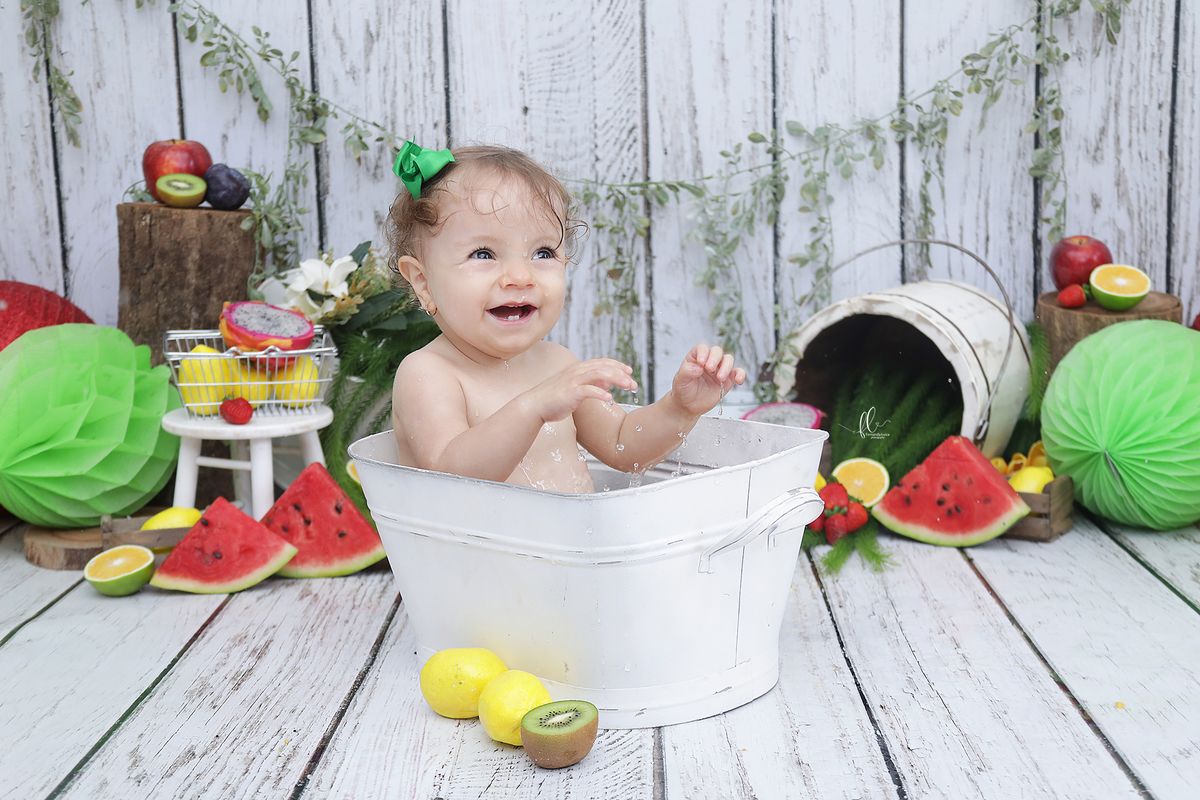 smash the fruit,ideias de sessão com melancia,cake smash,smash the fruit, ideias smash the fruit , melancia, sessão melancia, ,smash the fruit para menina,sessão de um ano no tema frutinhas ,sessao frutinhas, melancia, frutinhas, sessao com morangos