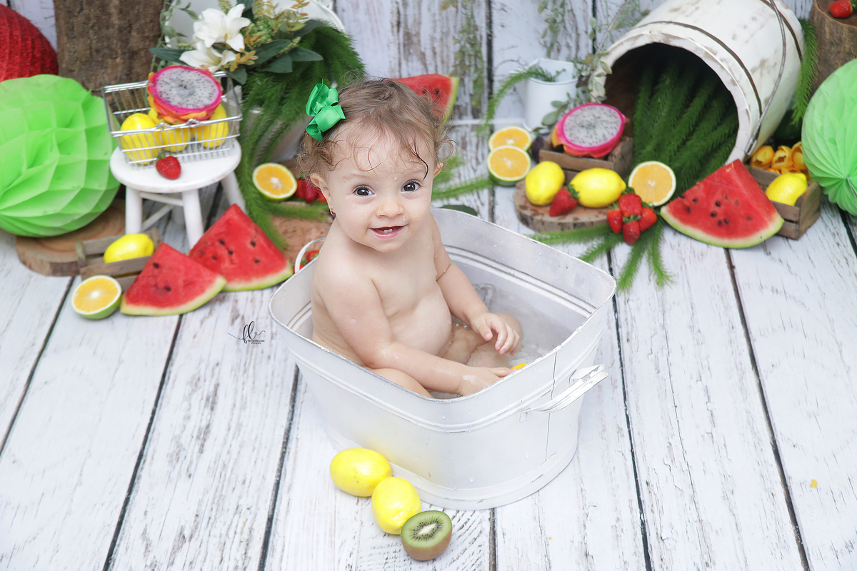 smash the fruit,ideias de sessão com melancia,cake smash,smash the fruit, ideias smash the fruit , melancia, sessão melancia, ,smash the fruit para menina,sessão de um ano no tema frutinhas ,sessao frutinhas, melancia, frutinhas, sessao com morangos
