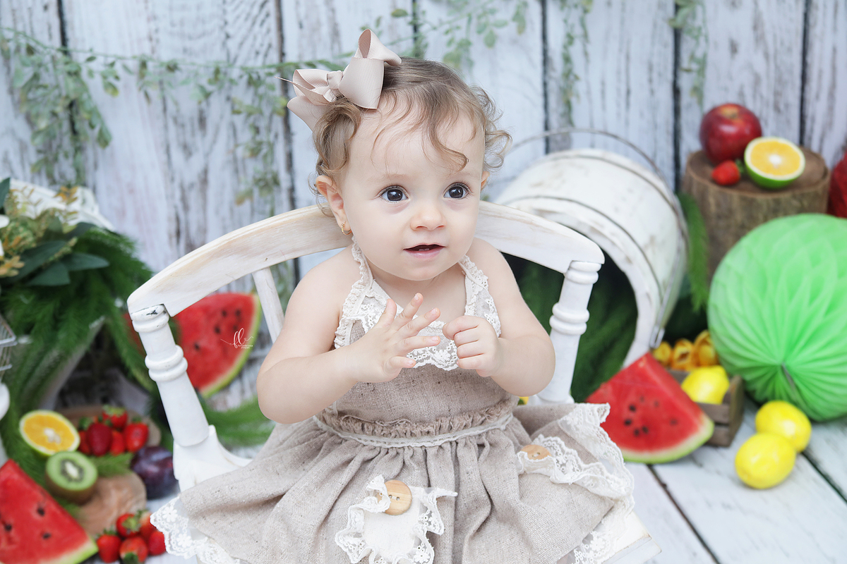 smash the fruit,ideias de sessão com melancia,cake smash,smash the fruit, ideias smash the fruit , melancia, sessão melancia, ,smash the fruit para menina,sessão de um ano no tema frutinhas ,sessao frutinhas, melancia, frutinhas, sessao com morangos