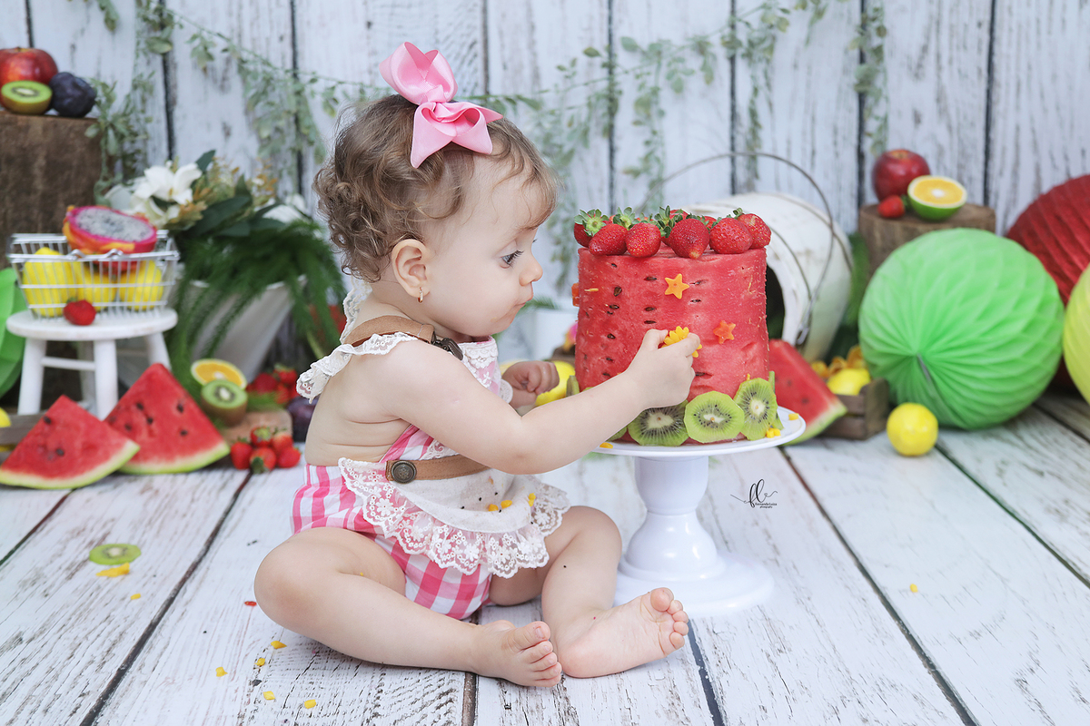 smash the fruit,ideias de sessão com melancia,cake smash,smash the fruit, ideias smash the fruit , melancia, sessão melancia, ,smash the fruit para menina,sessão de um ano no tema frutinhas ,sessao frutinhas, melancia, frutinhas, sessao com morangos