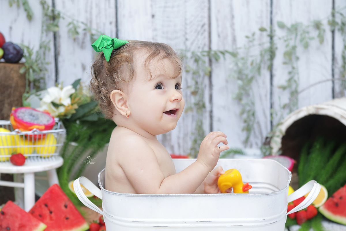 smash the fruit,ideias de sessão com melancia,cake smash,smash the fruit, ideias smash the fruit , melancia, sessão melancia, ,smash the fruit para menina,sessão de um ano no tema frutinhas ,sessao frutinhas, melancia, frutinhas, sessao com morangos