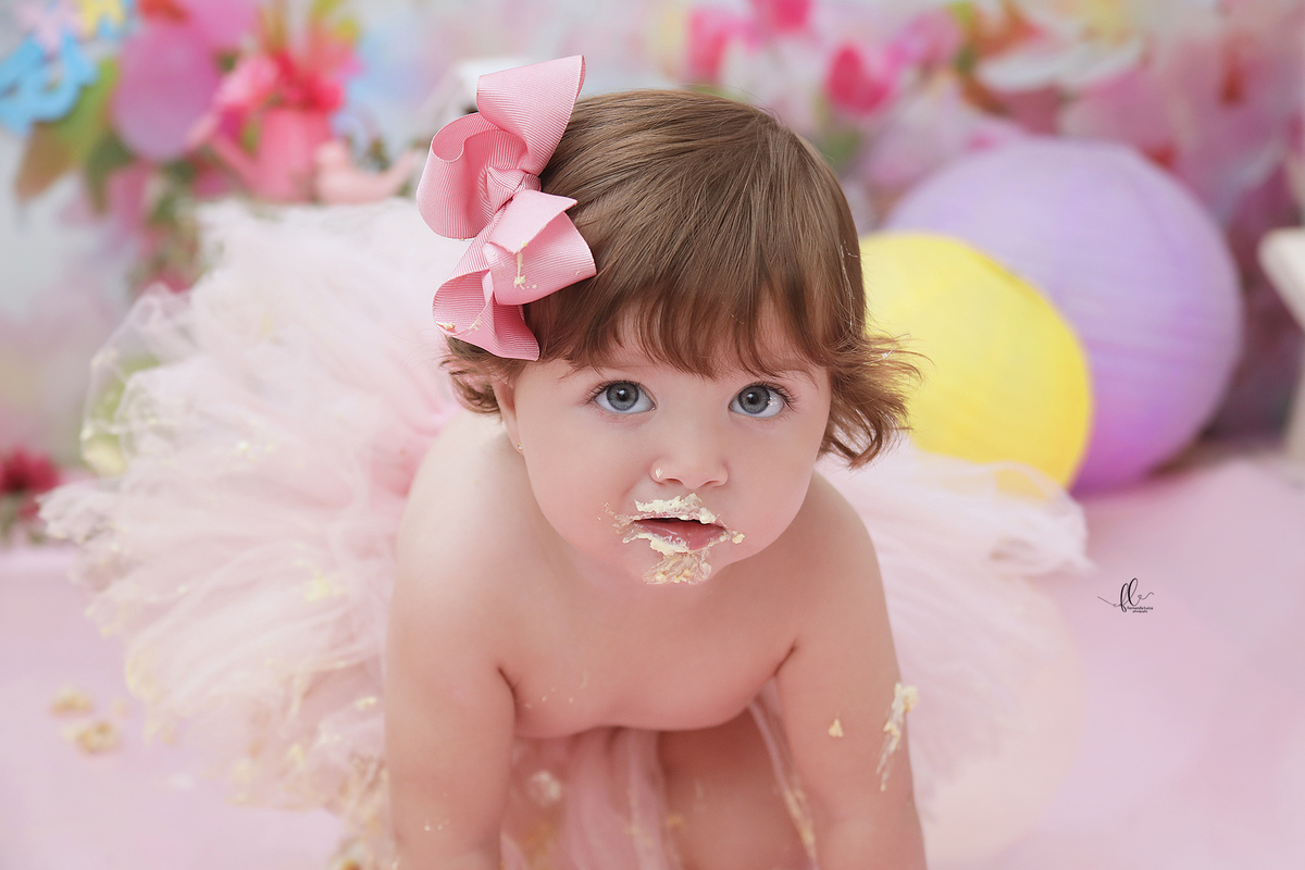 smash, smash the cake, ideias jardim encantado, sessão do bolinho, cake smash, smash the cake tema jardim encantado, smash the cake cenário jardim, jardim encantado,bolo jardim encantado,smash the cake para menina,sessão de um ano no tema jardim,borboleta