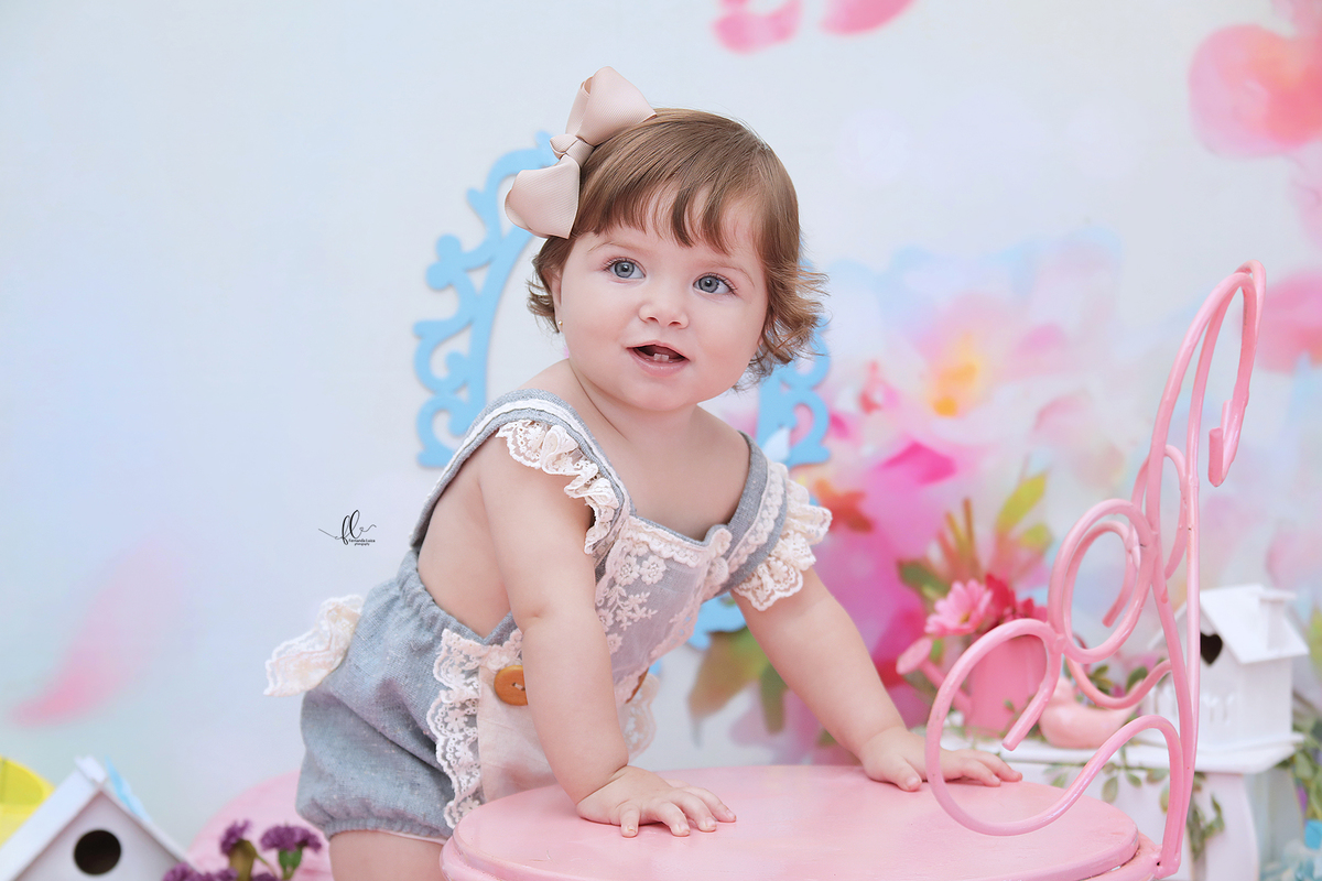 smash, smash the cake, ideias jardim encantado, sessão do bolinho, cake smash, smash the cake tema jardim encantado, smash the cake cenário jardim, jardim encantado,bolo jardim encantado,smash the cake para menina,sessão de um ano no tema jardim,borboleta