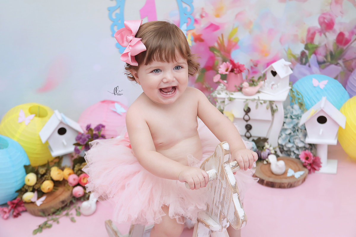 smash, smash the cake, ideias jardim encantado, sessão do bolinho, cake smash, smash the cake tema jardim encantado, smash the cake cenário jardim, jardim encantado,bolo jardim encantado,smash the cake para menina,sessão de um ano no tema jardim,borboleta