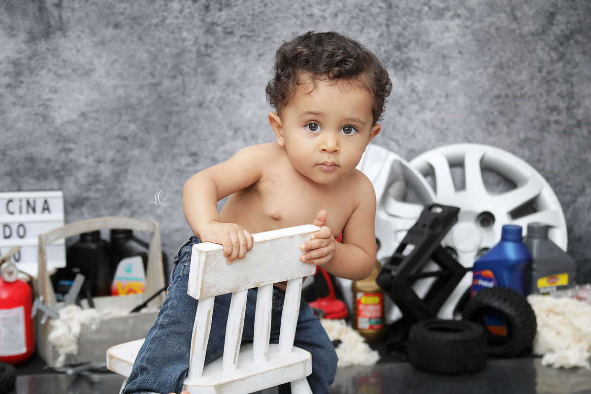 smash the cake, smash the cake menino, smash menino. ideias de smash the cake menino, ideias de sessão de um ano menino, sessão de menino, mecanico, smash the cake mecanico, oficina mecanica smash the cake oficina, sessão oficina mecanica, carro, pneu, 