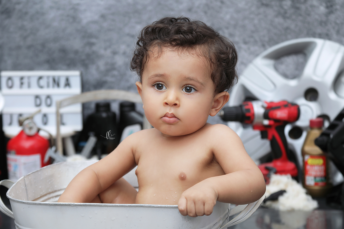 smash the cake, smash the cake menino, smash menino. ideias de smash the cake menino, ideias de sessão de um ano menino, sessão de menino, mecanico, smash the cake mecanico, oficina mecanica smash the cake oficina, sessão oficina mecanica, carro, pneu, 