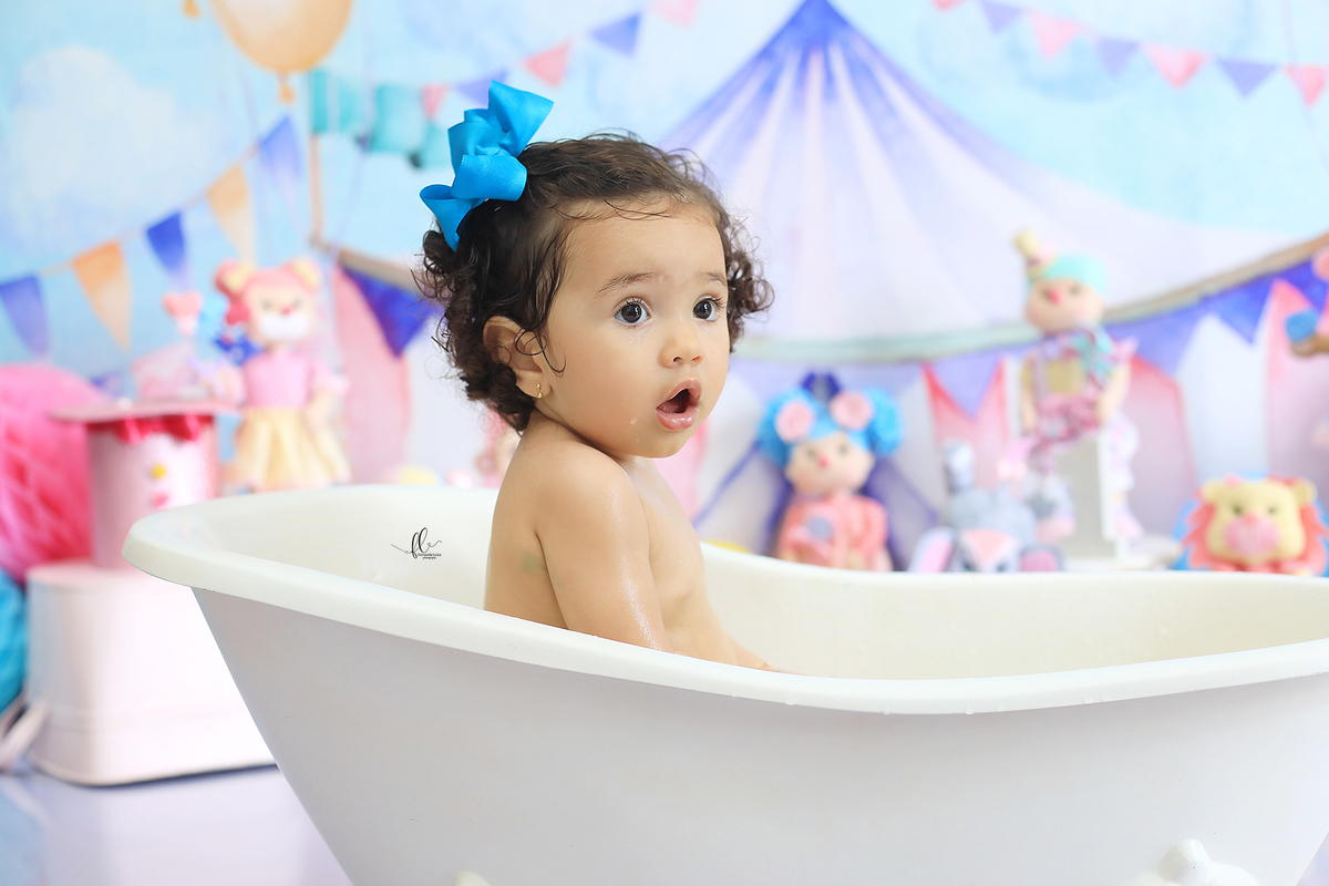 smash, smash the cake, sessão smash the cake, circo menina, sessão do bolinho,foto estúdio, cake smash, smash the cake tema circo, smash the cake cenário de circo, circo rosa, smash the cake circo para menina,  bolo circo rosa