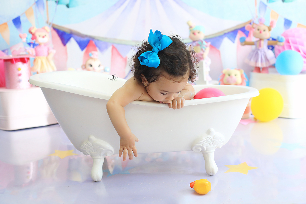 smash, smash the cake, sessão smash the cake, circo menina, sessão do bolinho,foto estúdio, cake smash, smash the cake tema circo, smash the cake cenário de circo, circo rosa, smash the cake circo para menina,  bolo circo rosa