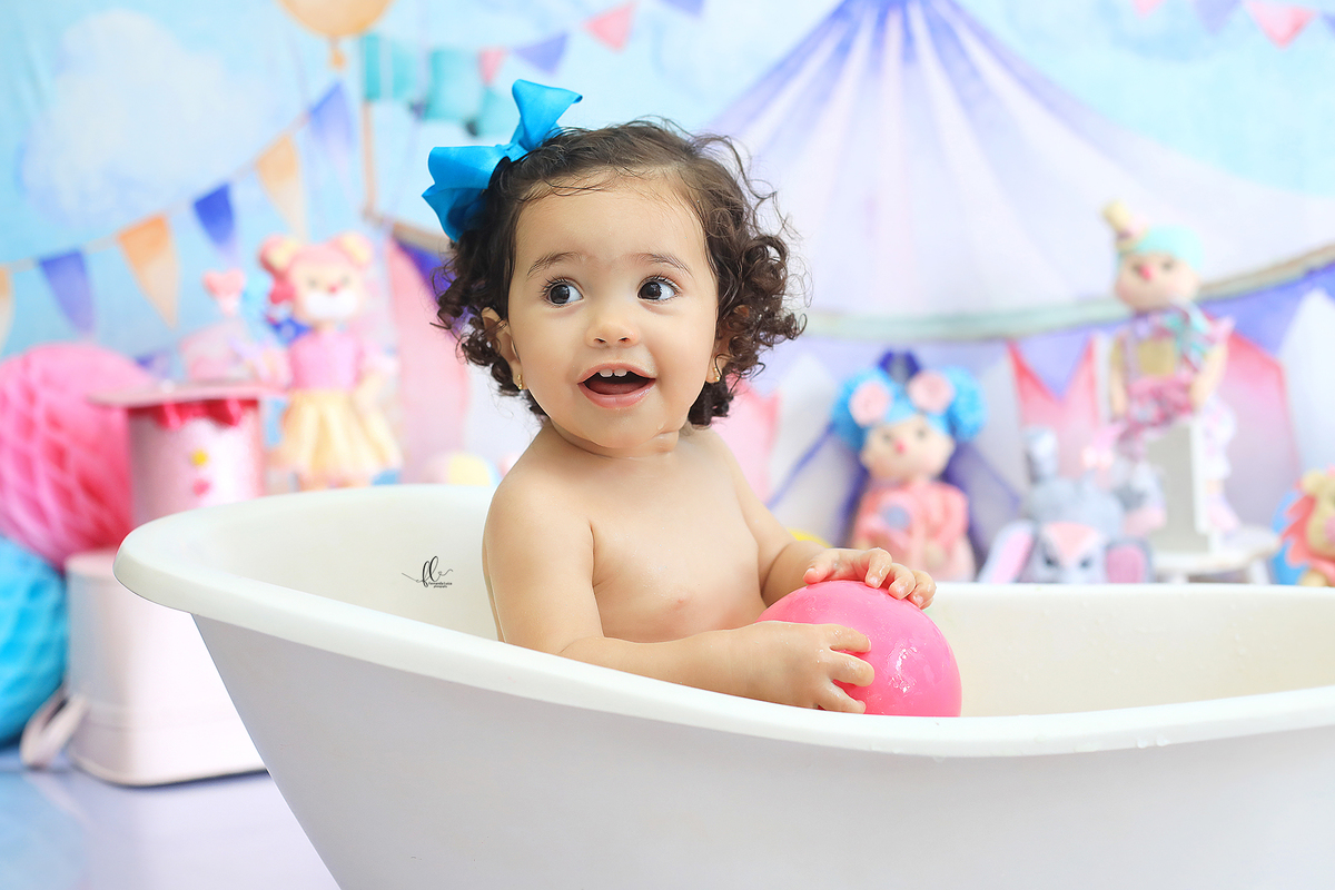 smash, smash the cake, sessão smash the cake, circo menina, sessão do bolinho,foto estúdio, cake smash, smash the cake tema circo, smash the cake cenário de circo, circo rosa, smash the cake circo para menina,  bolo circo rosa