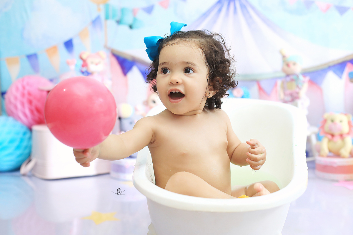 smash, smash the cake, sessão smash the cake, circo menina, sessão do bolinho,foto estúdio, cake smash, smash the cake tema circo, smash the cake cenário de circo, circo rosa, smash the cake circo para menina,  bolo circo rosa