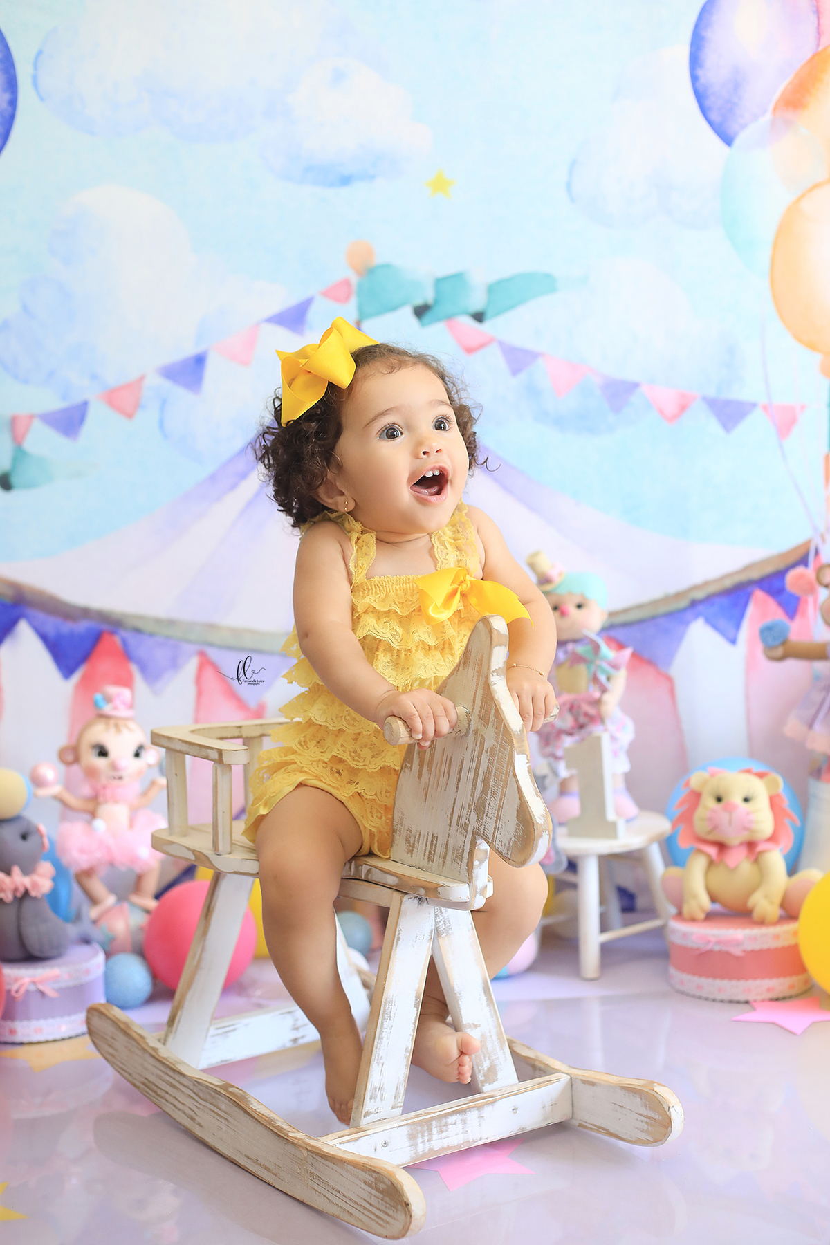 smash, smash the cake, sessão smash the cake, circo menina, sessão do bolinho,foto estúdio, cake smash, smash the cake tema circo, smash the cake cenário de circo, circo rosa, smash the cake circo para menina,  bolo circo rosa