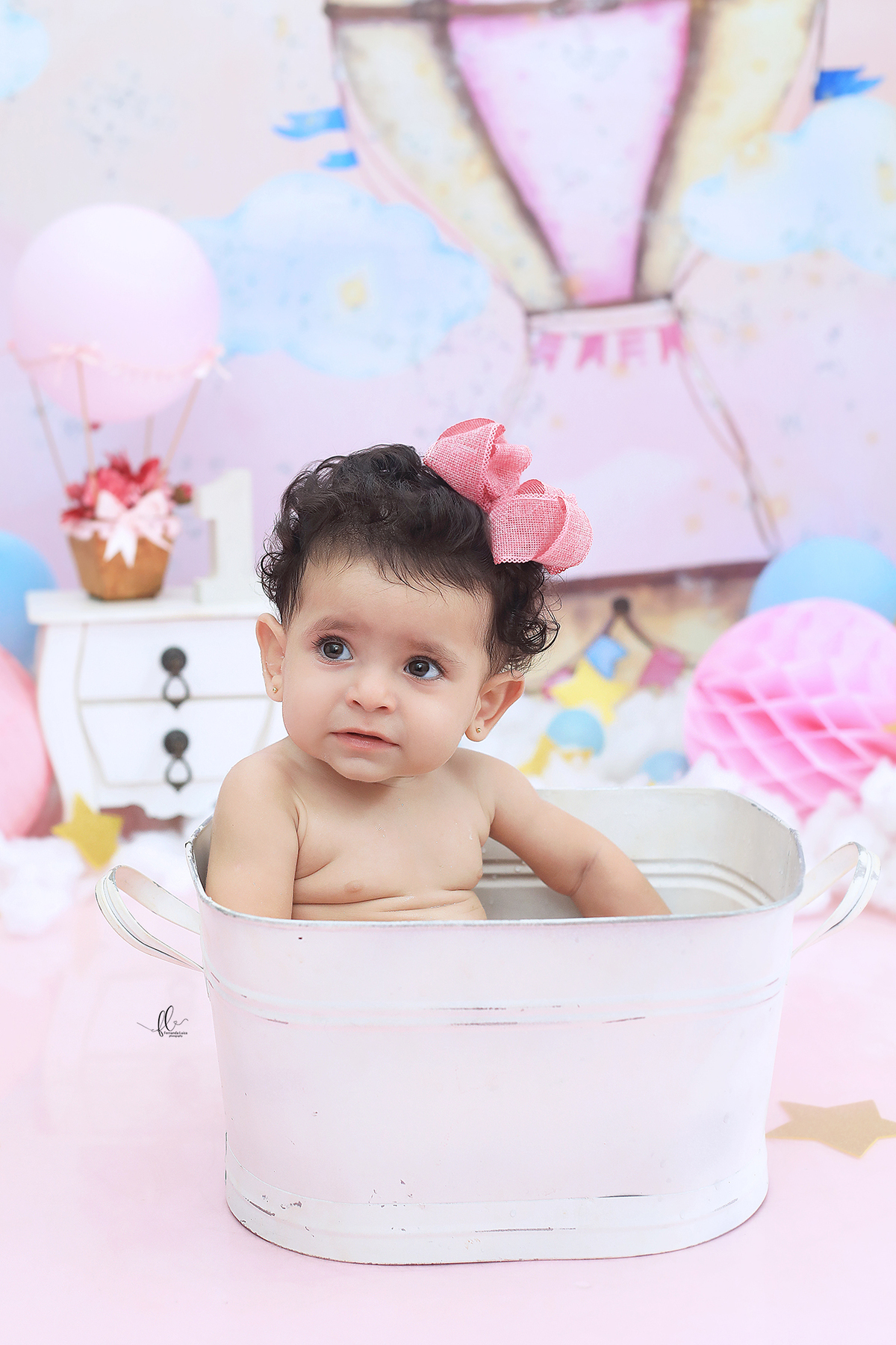 smash, smash the cake,voe alto minha pequena,sessão do bolinho,foto estúdio, cake smash, smash the cake tema voe alto,cenario voe alto menina, baloes,voe alto, smash the cake voe alto para menina,bolo voe alto,baloeiro,balão a gás