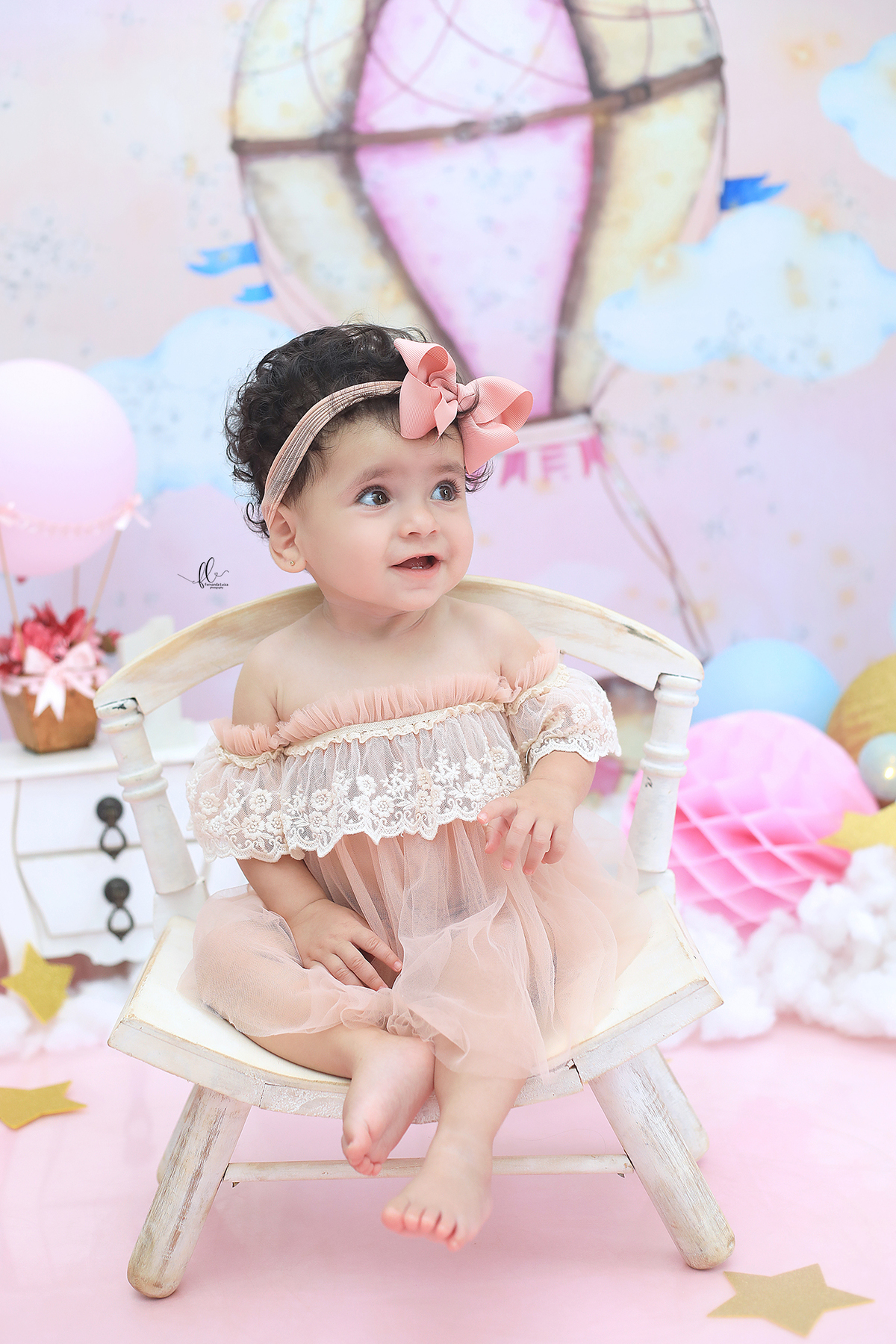 smash, smash the cake,voe alto minha pequena,sessão do bolinho,foto estúdio, cake smash, smash the cake tema voe alto,cenario voe alto menina, baloes,voe alto, smash the cake voe alto para menina,bolo voe alto,baloeiro,balão a gás