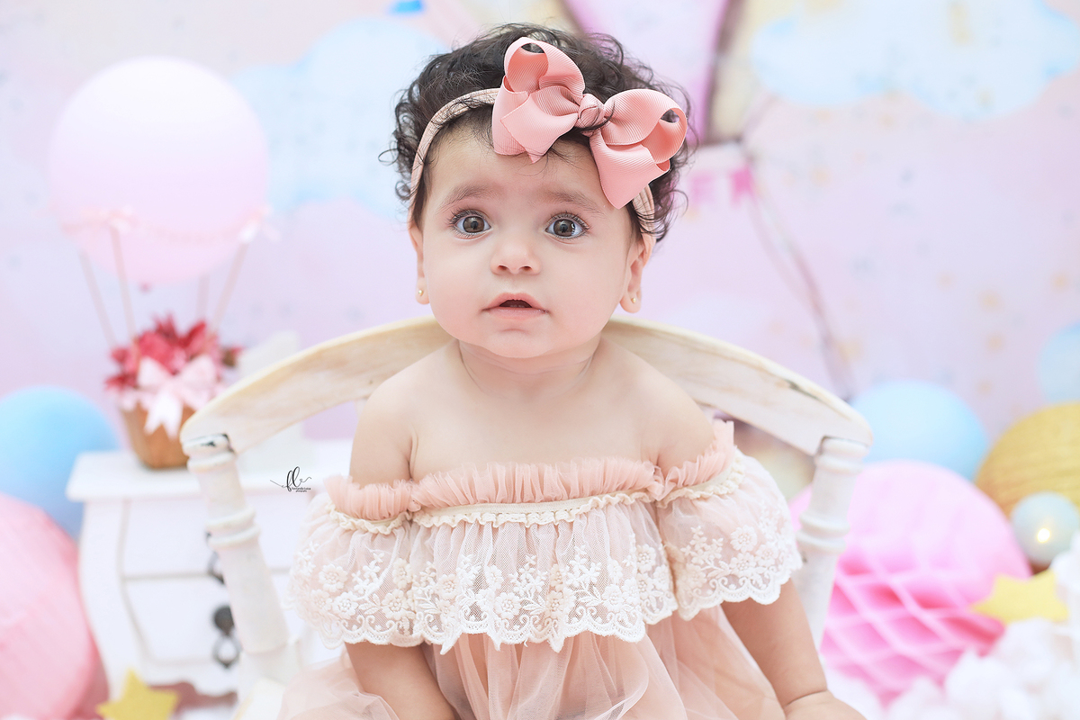 smash, smash the cake,voe alto minha pequena,sessão do bolinho,foto estúdio, cake smash, smash the cake tema voe alto,cenario voe alto menina, baloes,voe alto, smash the cake voe alto para menina,bolo voe alto,baloeiro,balão a gás