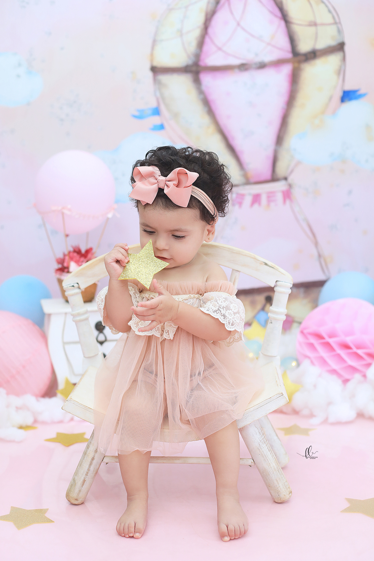 smash, smash the cake,voe alto minha pequena,sessão do bolinho,foto estúdio, cake smash, smash the cake tema voe alto,cenario voe alto menina, baloes,voe alto, smash the cake voe alto para menina,bolo voe alto,baloeiro,balão a gás