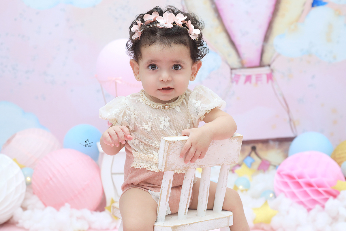 smash, smash the cake,voe alto minha pequena,sessão do bolinho,foto estúdio, cake smash, smash the cake tema voe alto,cenario voe alto menina, baloes,voe alto, smash the cake voe alto para menina,bolo voe alto,baloeiro,balão a gás