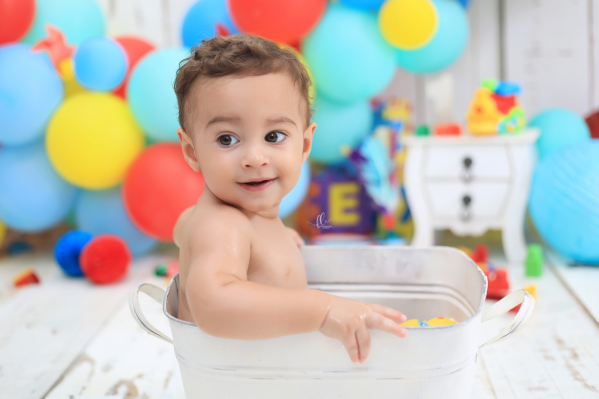 smash tema brinquedos,smash the cake,sessão smash the cake, cake smash,smash the cake brinquedos,smash the cake cenário brinquedos antigos,brinquedos,tema brinquedos,smash the cake para menino,sessão de um ano no tema brinquedos, brincadeira