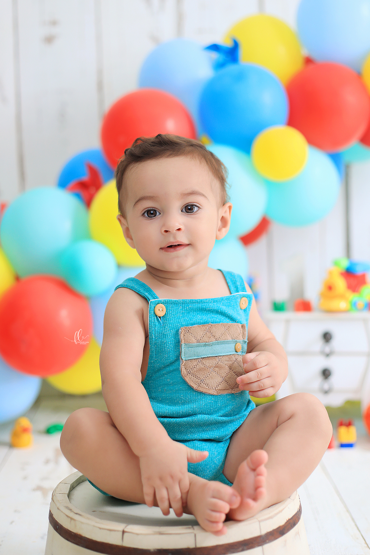 smash tema brinquedos,smash the cake,sessão smash the cake, cake smash,smash the cake brinquedos,smash the cake cenário brinquedos antigos,brinquedos,tema brinquedos,smash the cake para menino,sessão de um ano no tema brinquedos, brincadeira