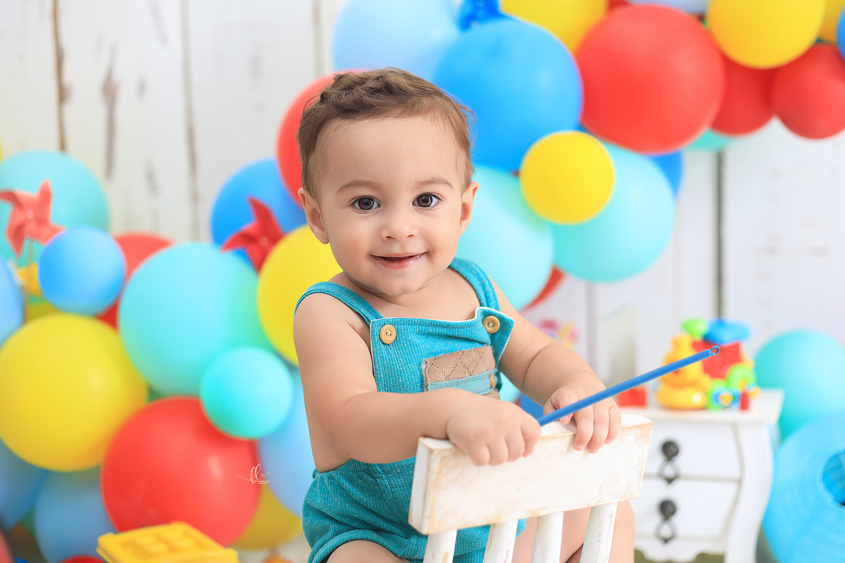 smash tema brinquedos,smash the cake,sessão smash the cake, cake smash,smash the cake brinquedos,smash the cake cenário brinquedos antigos,brinquedos,tema brinquedos,smash the cake para menino,sessão de um ano no tema brinquedos, brincadeira