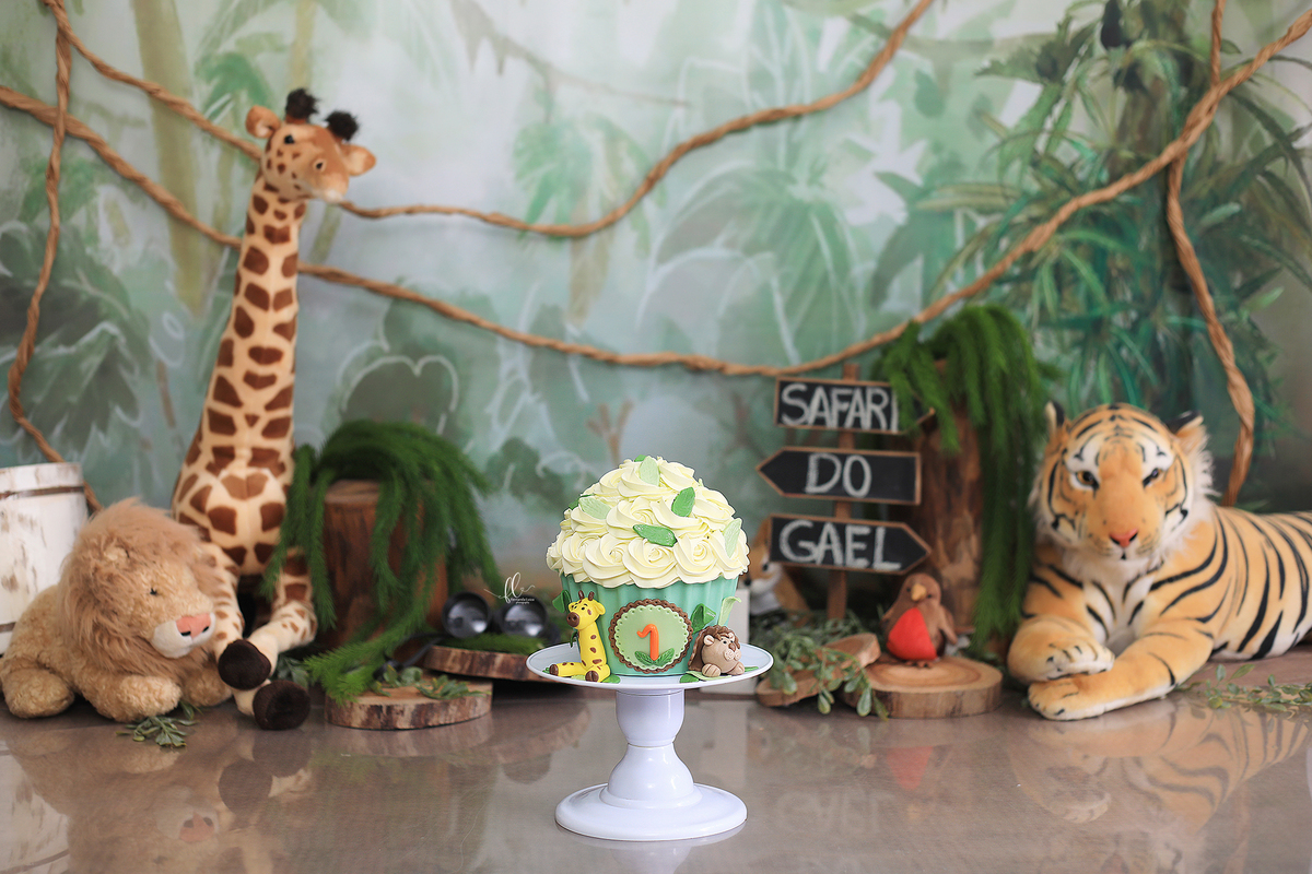 smash, smash the cake, ideias safari, ideias no tema safari, sessão do bolinho, cake smash, smash the cake tema safari , smash the cake cenário safari, selva,bolo safari ,smash the cake para menino,sessão de um ano no tema safari,safari, bichos, animais