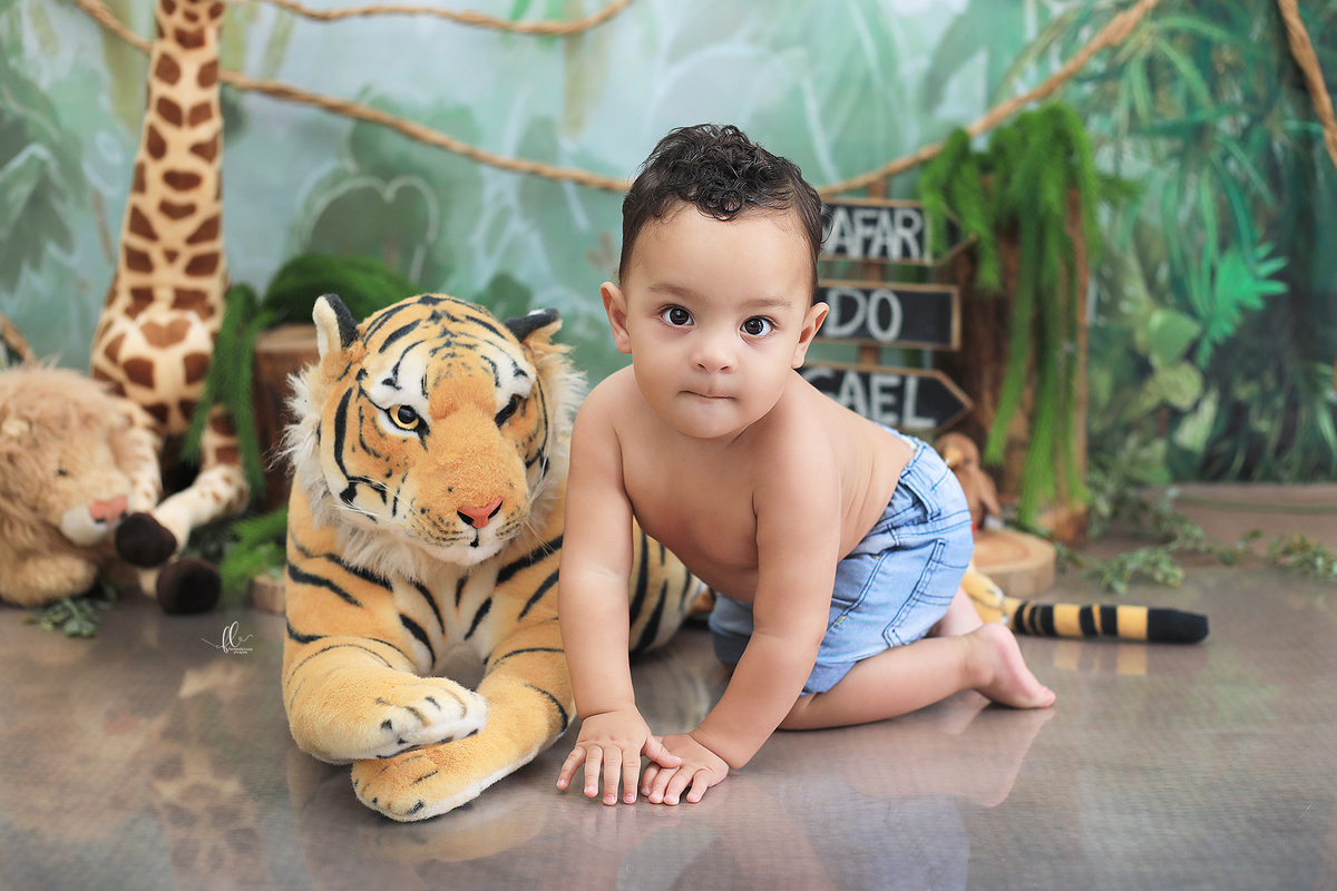 smash, smash the cake, ideias safari, ideias no tema safari, sessão do bolinho, cake smash, smash the cake tema safari , smash the cake cenário safari, selva,bolo safari ,smash the cake para menino,sessão de um ano no tema safari,safari, bichos, animais