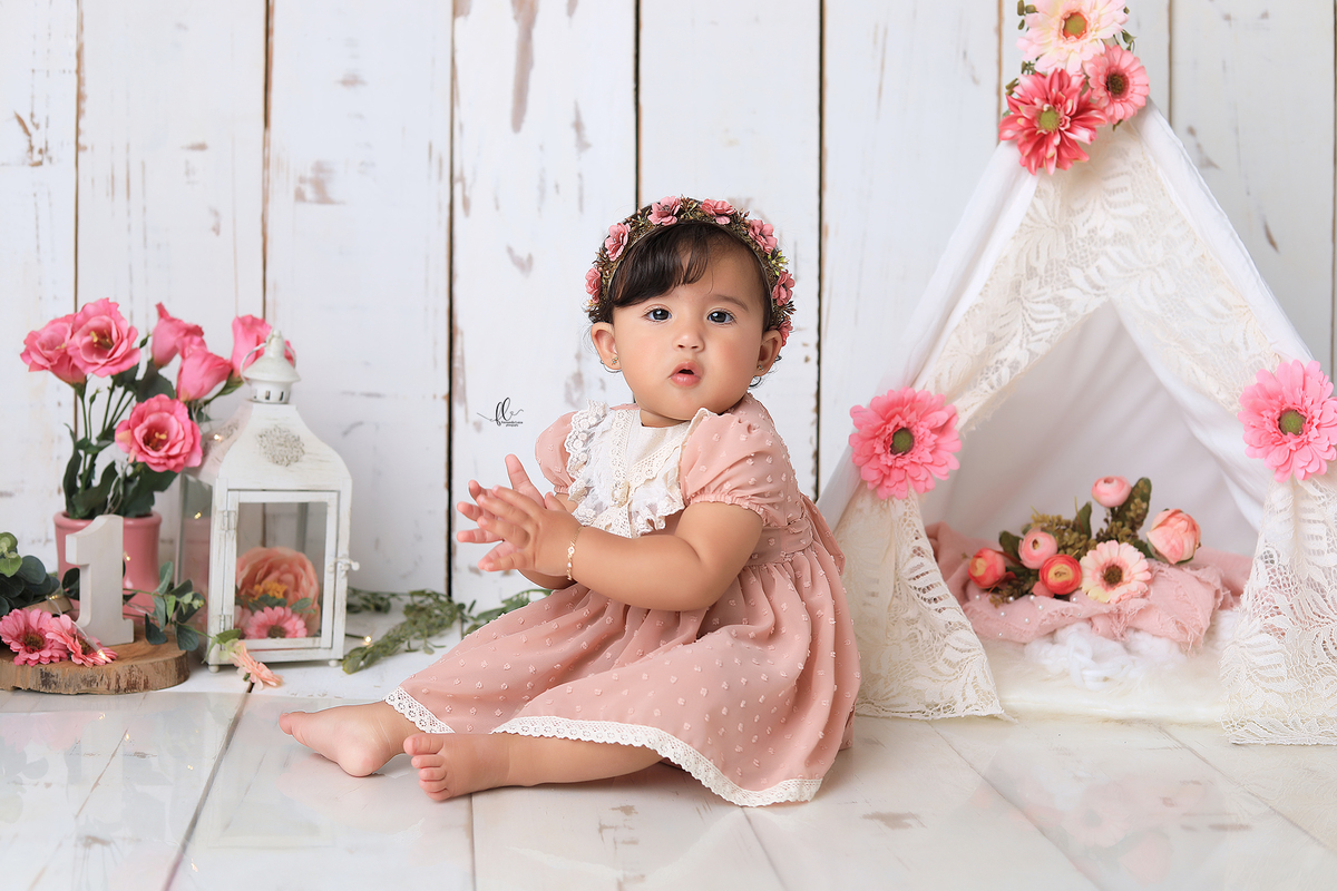 smash, smash the cake, ideias jardim encantado, sessão do bolinho, cake smash, smash the cake tema jardim encantado, smash the cake cenário jardim, jardim encantado,bolo jardim encantado,smash the cake para menina,sessão de um ano no tema jardim,borboleta