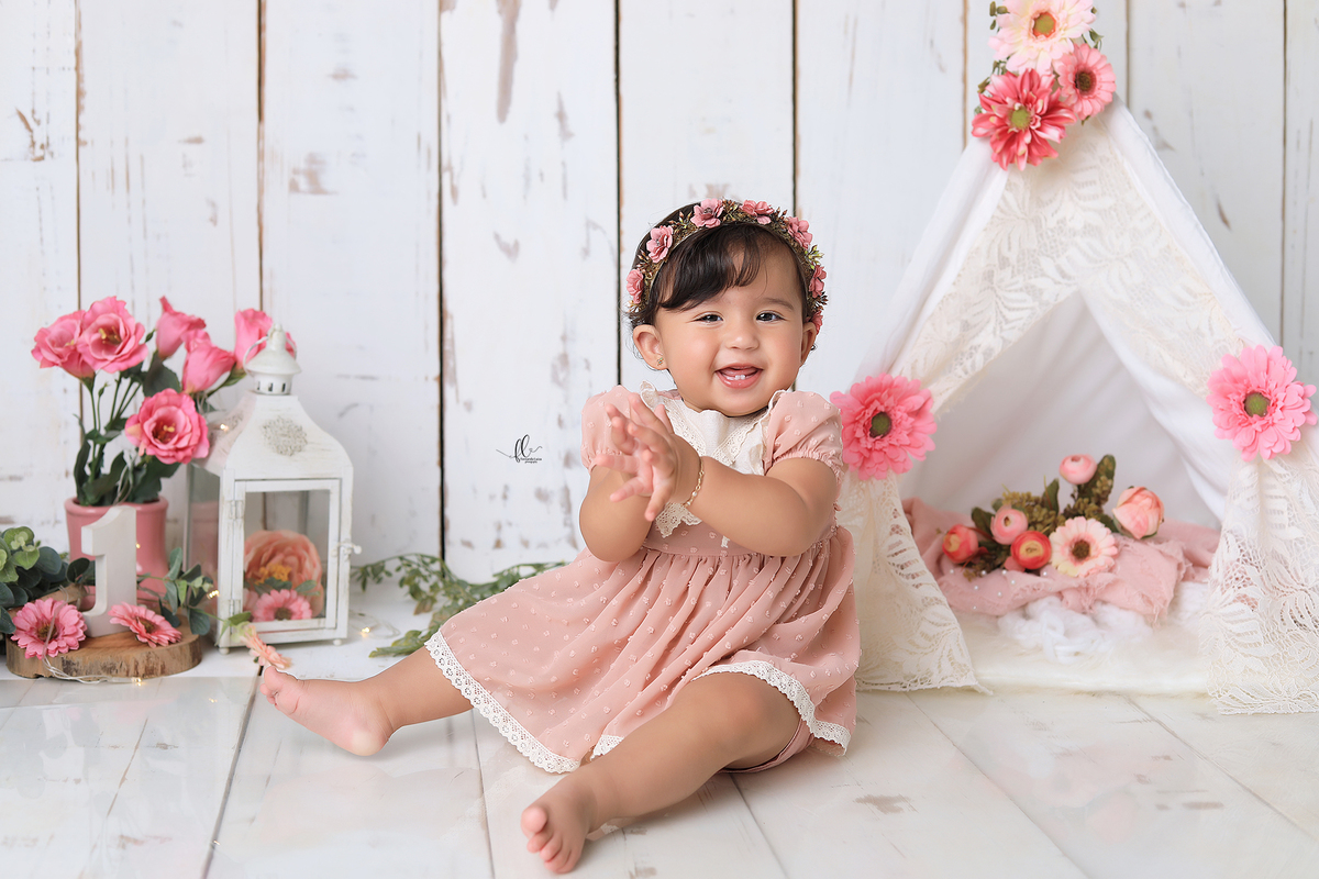 smash, smash the cake, ideias jardim encantado, sessão do bolinho, cake smash, smash the cake tema jardim encantado, smash the cake cenário jardim, jardim encantado,bolo jardim encantado,smash the cake para menina,sessão de um ano no tema jardim,borboleta