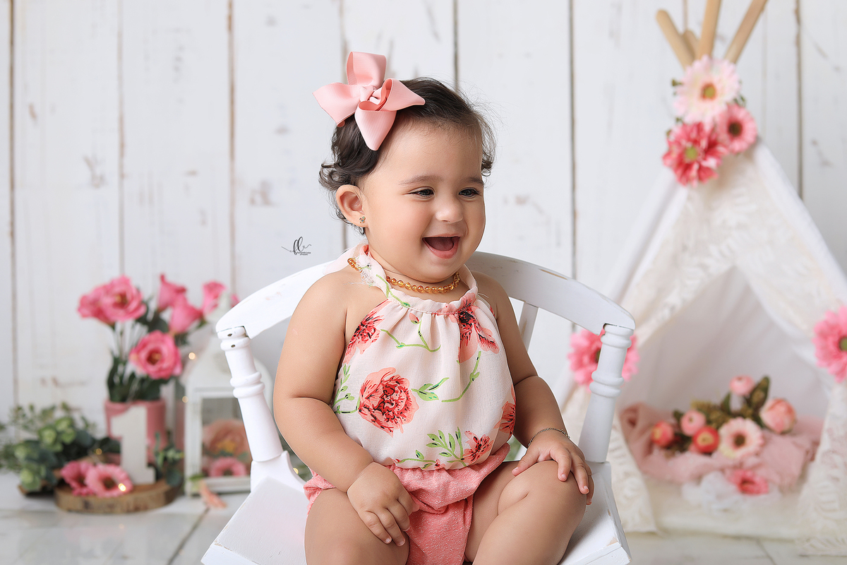 smash, smash the cake, ideias jardim encantado, sessão do bolinho, cake smash, smash the cake tema jardim encantado, smash the cake cenário jardim, jardim encantado,bolo jardim encantado,smash the cake para menina,sessão de um ano no tema jardim,borboleta