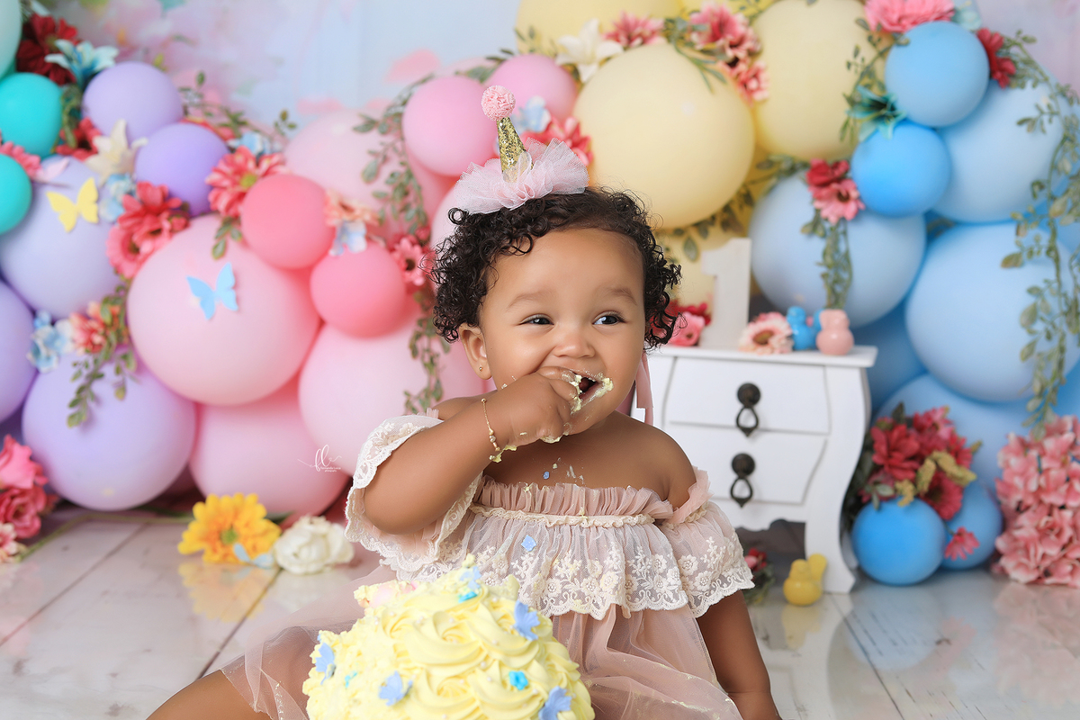 smash, smash the cake, ideias jardim encantado, sessão do bolinho, cake smash, smash the cake tema jardim encantado, smash the cake cenário jardim, jardim encantado,bolo jardim encantado,smash the cake para menina,sessão de um ano no tema jardim,borboleta