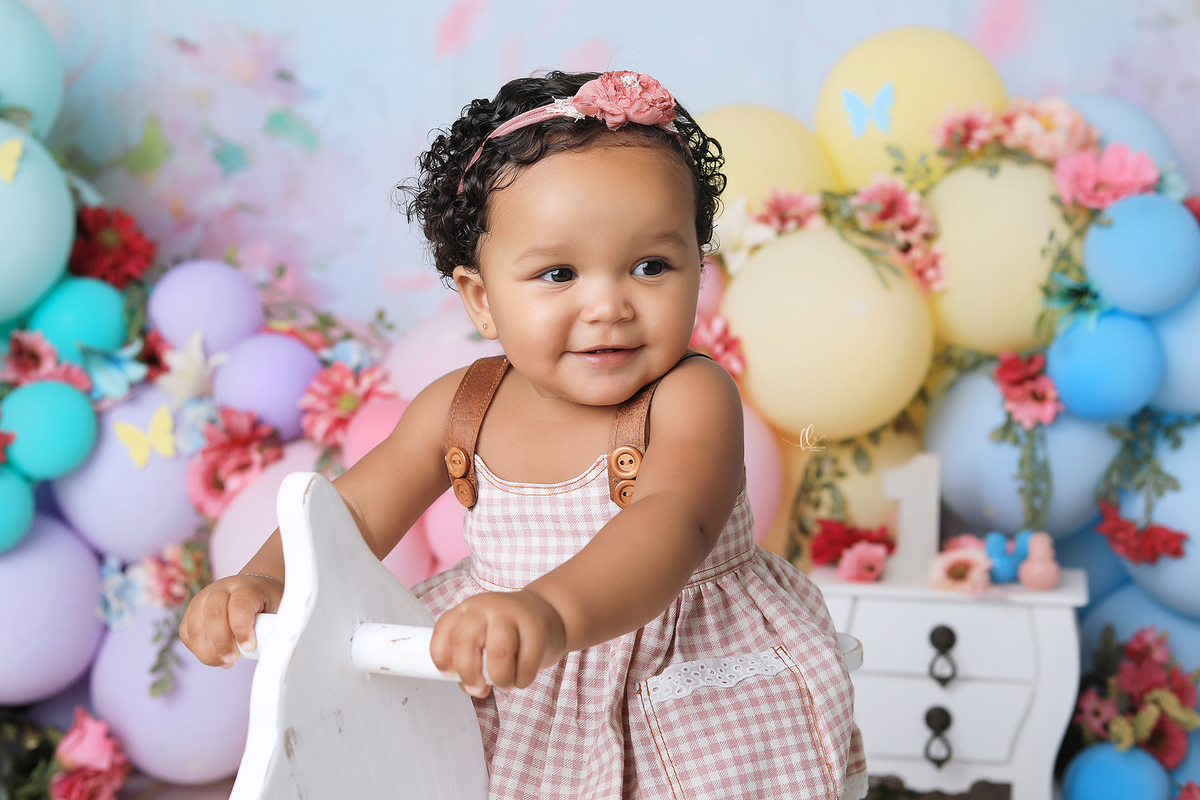 smash, smash the cake, ideias jardim encantado, sessão do bolinho, cake smash, smash the cake tema jardim encantado, smash the cake cenário jardim, jardim encantado,bolo jardim encantado,smash the cake para menina,sessão de um ano no tema jardim,borboleta