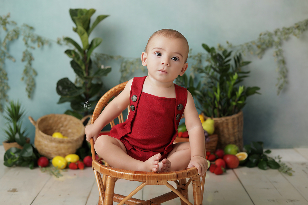 acompahamento do bebe,sessão de frutas, frutinhas, introdução alimentar, sessão das frutas, frutas, mini sessoa frutas, frutinhas, sessão do bebe, fotos com melancia, melancia, morango, sessao com morangos, sessão com melancia
