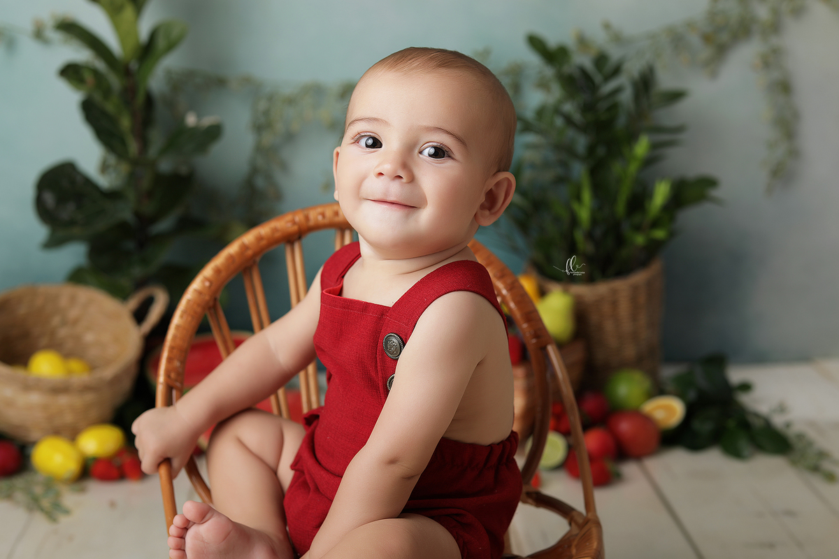 acompahamento do bebe,sessão de frutas, frutinhas, introdução alimentar, sessão das frutas, frutas, mini sessoa frutas, frutinhas, sessão do bebe, fotos com melancia, melancia, morango, sessao com morangos, sessão com melancia
