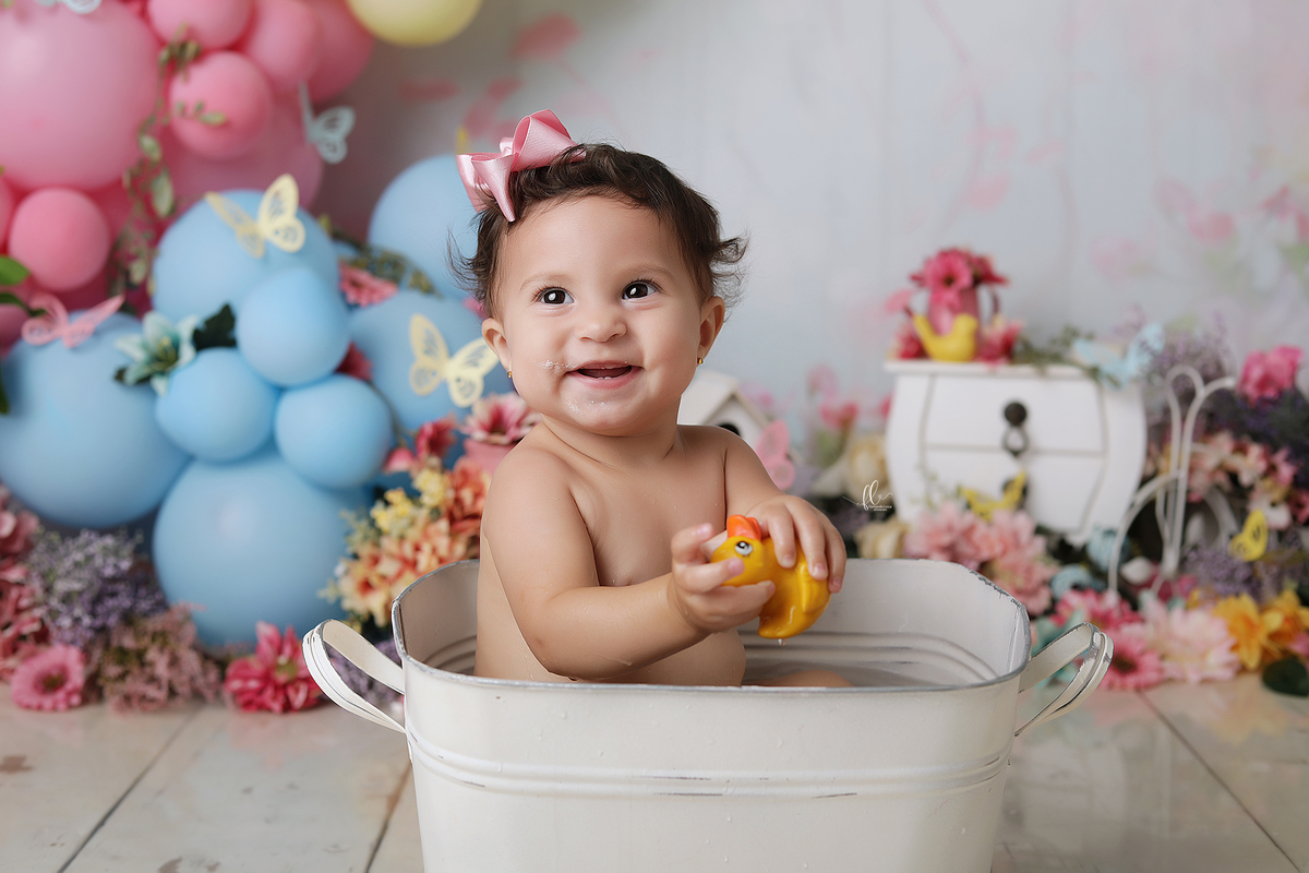 smash, smash the cake, ideias jardim encantado, sessão do bolinho, cake smash, smash the cake tema jardim encantado, smash the cake cenário jardim, jardim encantado,bolo jardim encantado,smash the cake para menina,sessão de um ano no tema jardim,borboleta