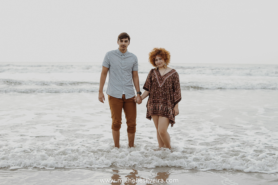 ensaio fotográfico de casal na praia  em ilha comprida são paulo