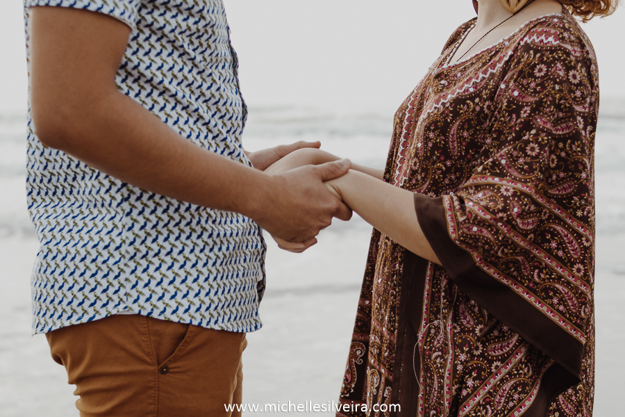 ensaio fotográfico de casal na praia  em ilha comprida são paulo